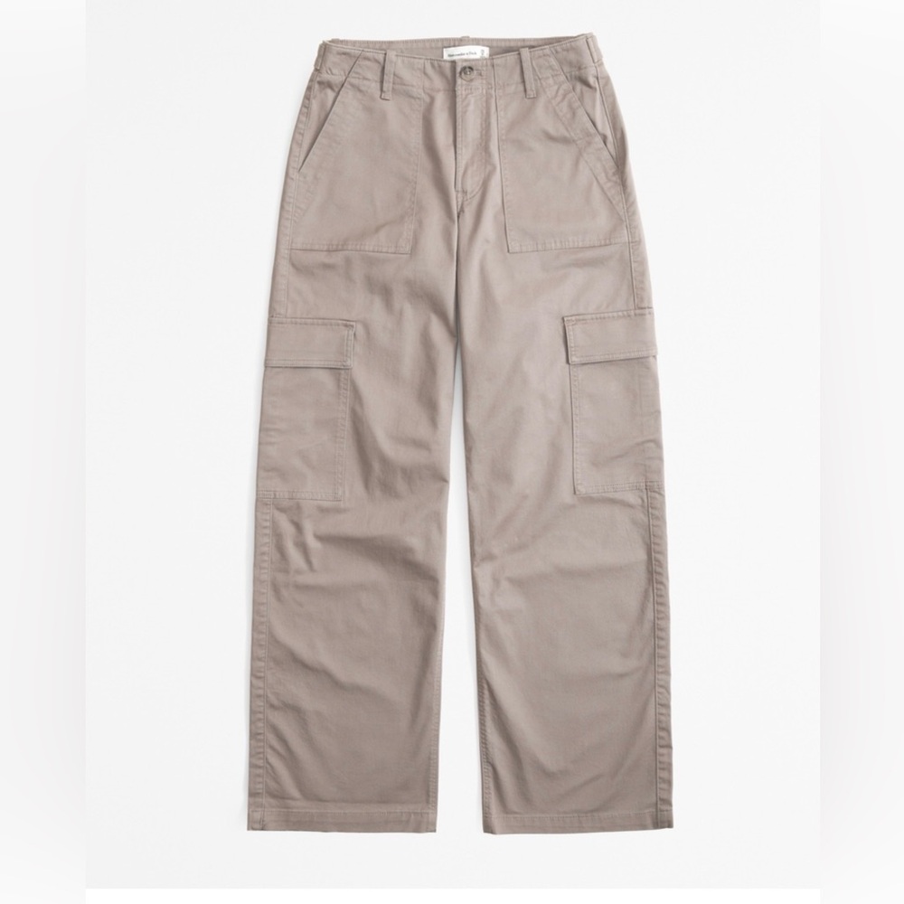 NWT Abercrombie low rise loose cargo pant